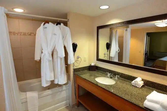 Odawa Hotel has private jacuzzi