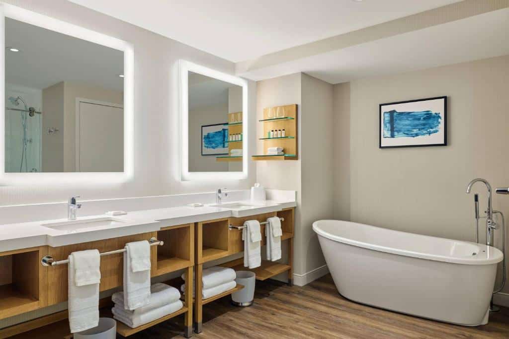 Delta Hotels Muskegon Convention Center has suites with private spa tub