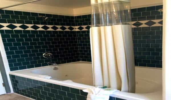 Holland Inn and Suites has Jacuzzi suites