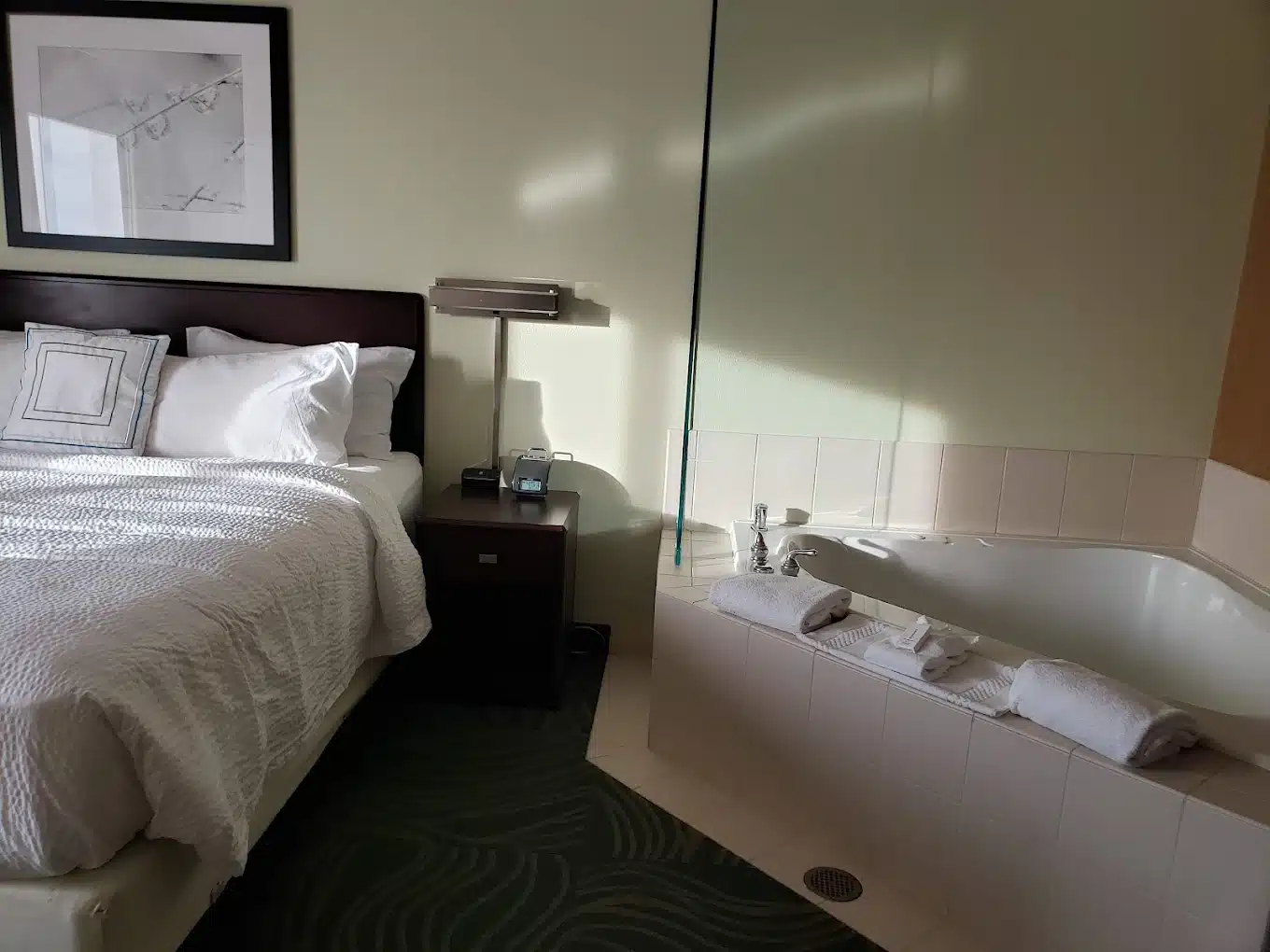 SpringHill Suites by Marriott Hagerstown has private jacuzzi