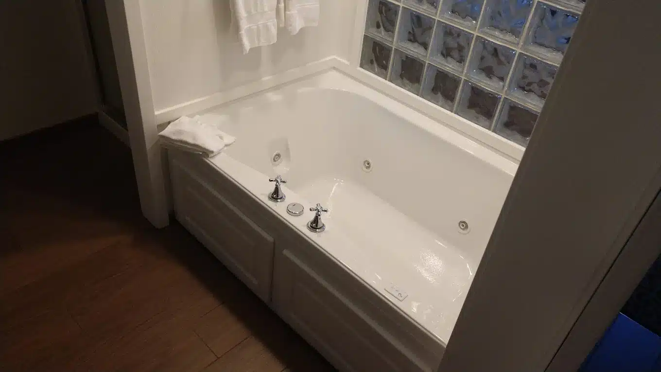 Morgantown Marriott at Waterfront Place has Jacuzzi suites