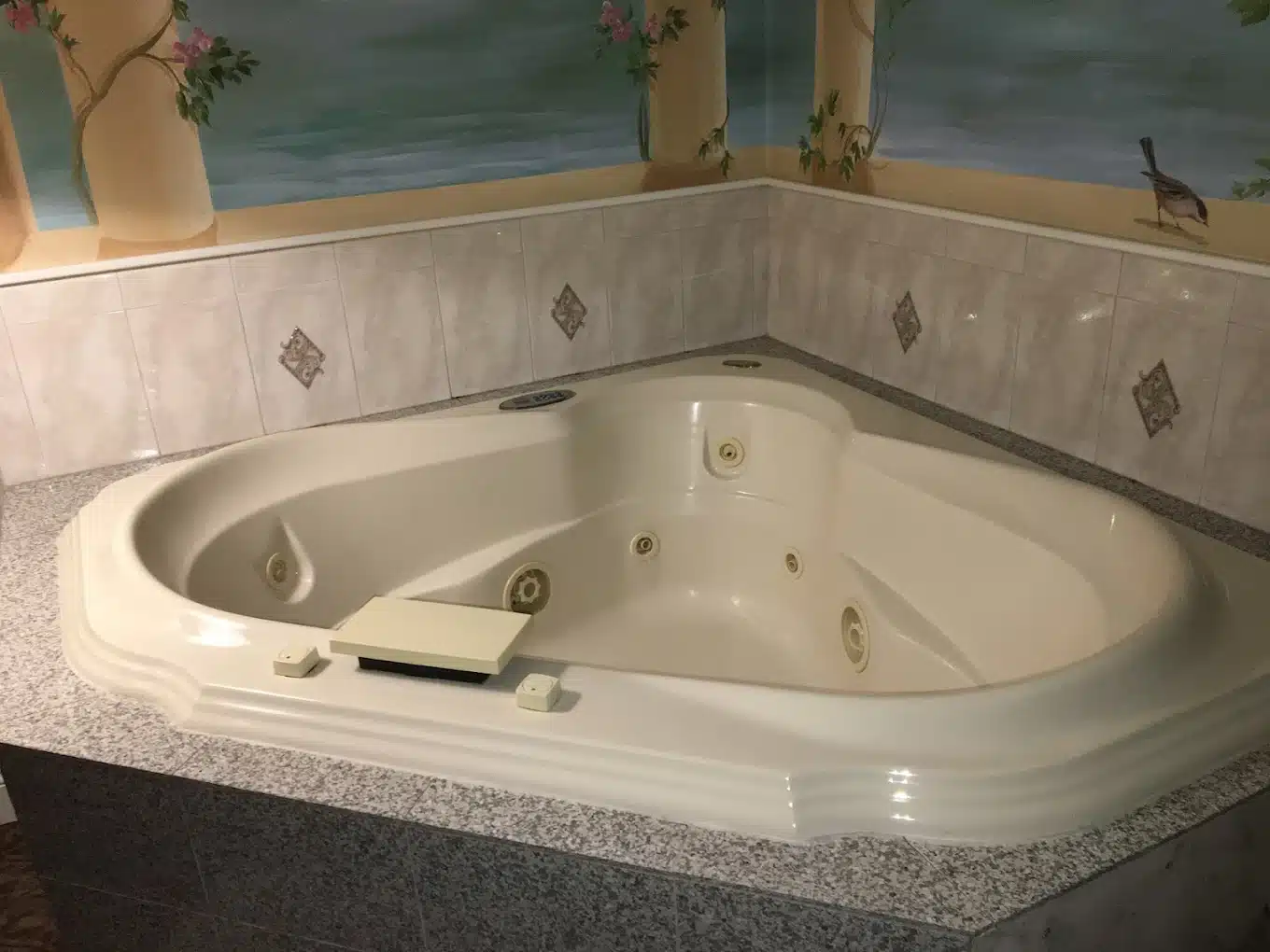 Margaritaville Resort Cape Cod has jacuzzi suites