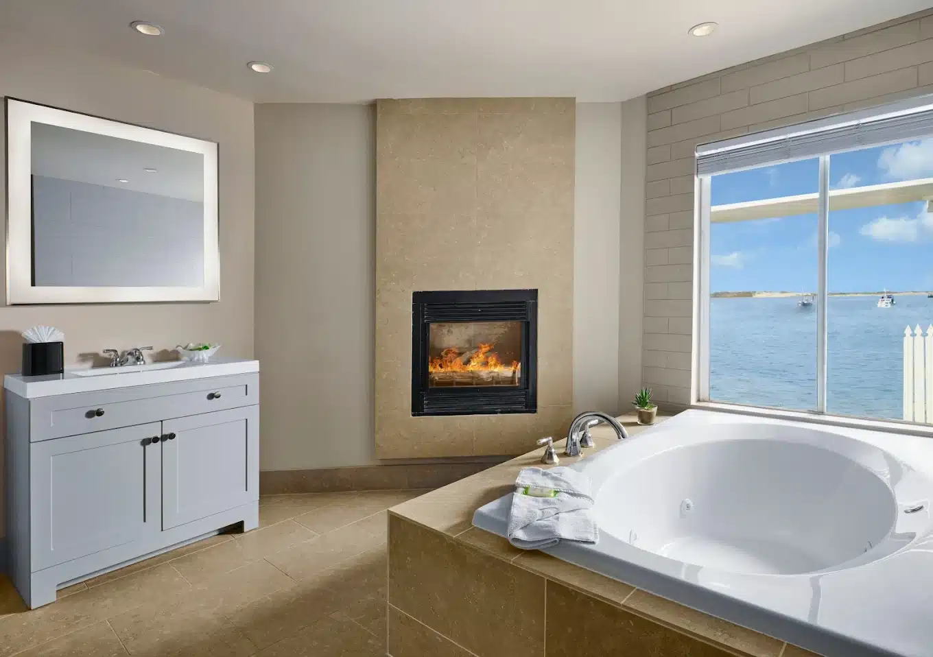 Inn at Morro Bay has Jacuzzi suites