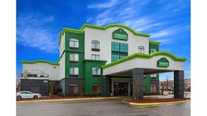Chesapeake Hotels with Jacuzzi in Room