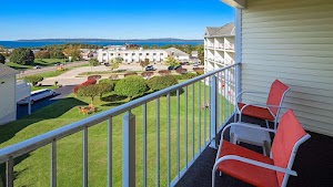 Petoskey Hotels with Jacuzzi in Room