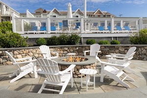 Hyannis Hotels with Jacuzzi in Room