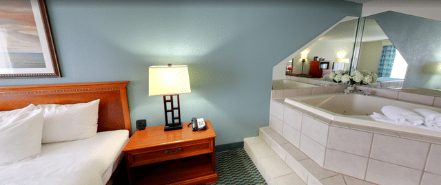 Comfort Inn On The Ocean has Jacuzzi suites