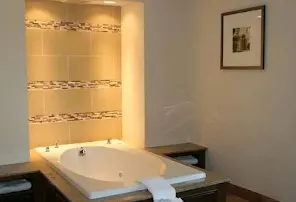 Hilton Garden Inn Columbus/Grove City has jacuzzi suites