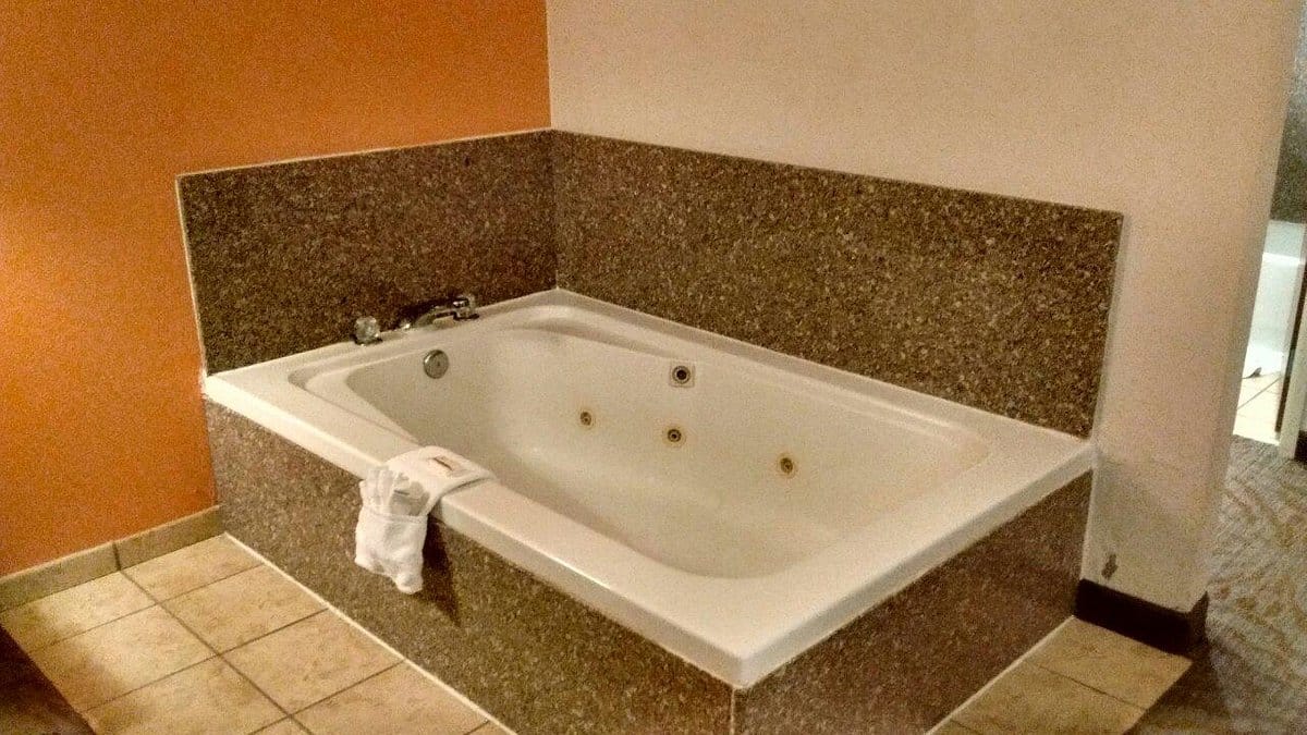 Super 8 by Wyndham Lubbock West has Jacuzzi suites