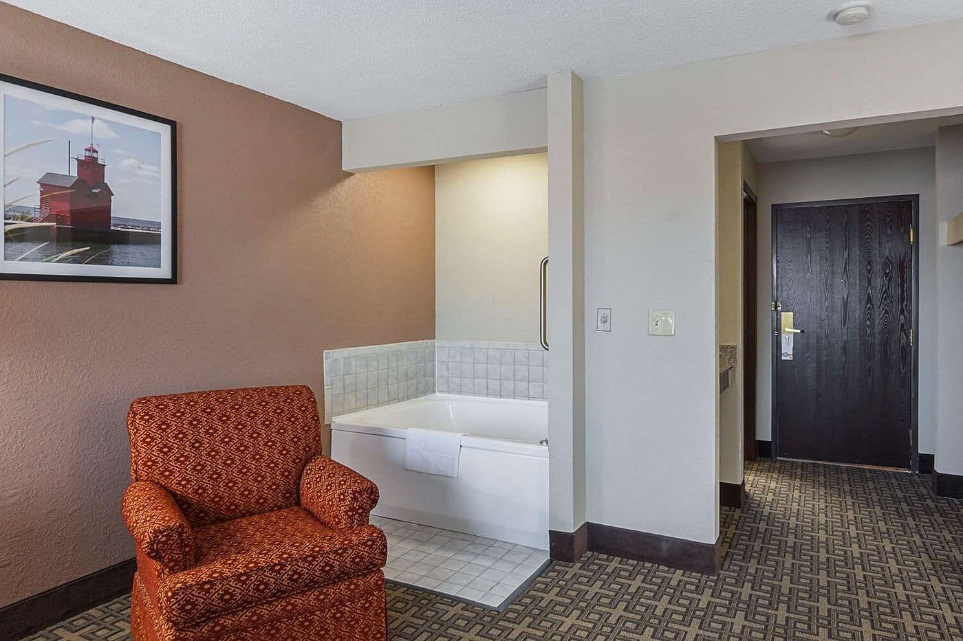 Quality Inn & Suites Holland has jacuzzi suites