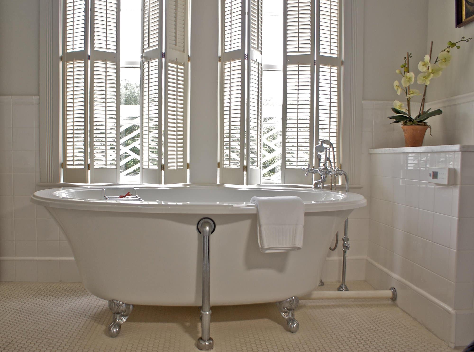The Willcox has suites with private hot tub