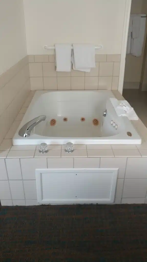 Residence Inn by Marriott Mystic Groton has jacuzzi suites