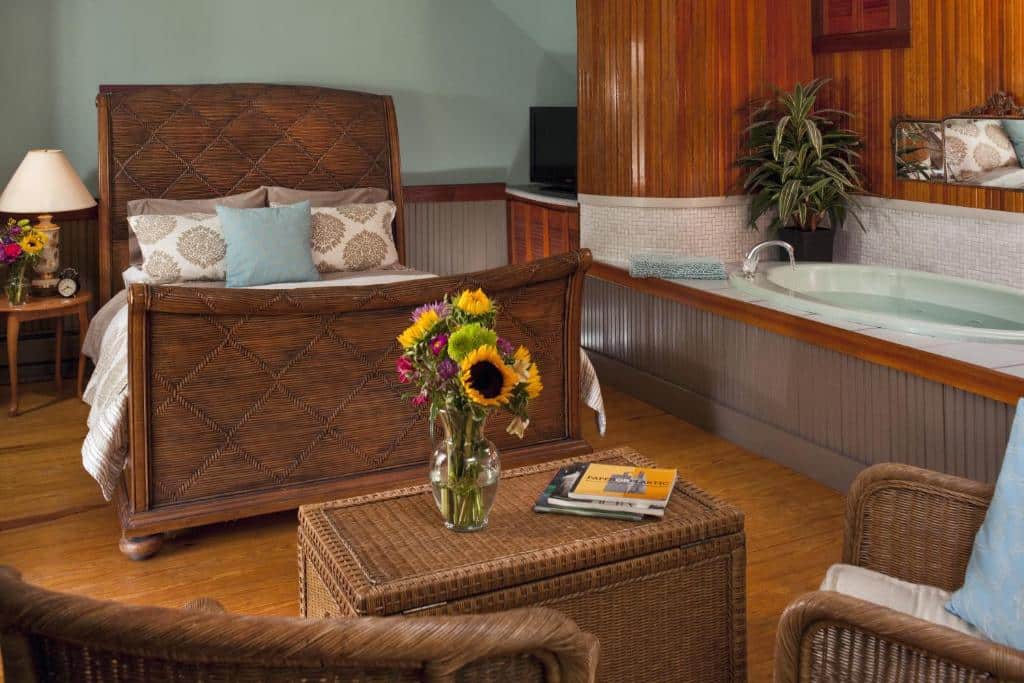 Abbey’s Lantern Hill Inn has jacuzzi suites