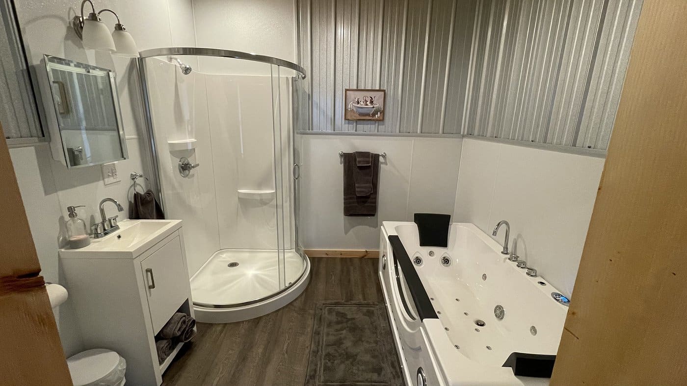 Brushcreek Falls RV Resort has jacuzzi suites
