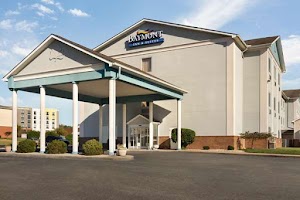 Elizabethtown Hotels with Jacuzzi in Room