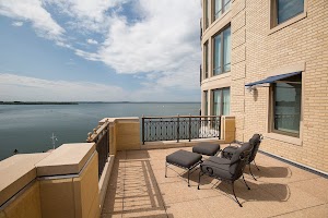 Wisconsin Hotels with Jacuzzi in Room