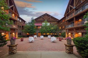 Wisconsin Hotels with Jacuzzi in Room