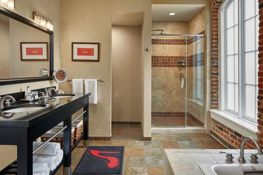 Craddock Terry Hotel