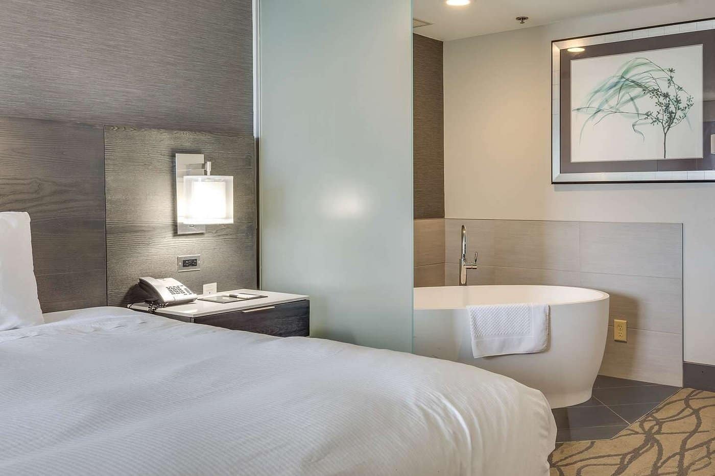 DoubleTree by Hilton Hotel Racine Harbourwalk has suites with private spa tub