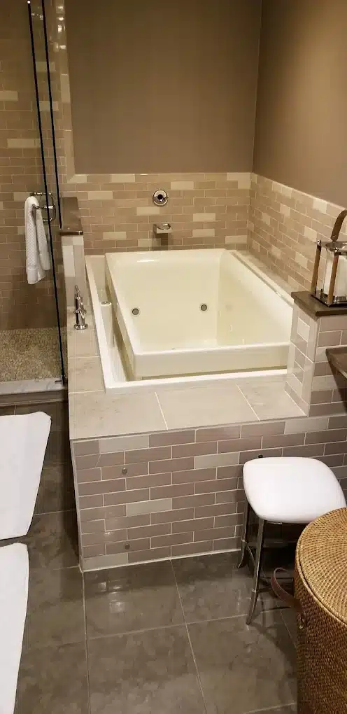 Doubletree By Hilton Hartford Downtown has jacuzzi suites