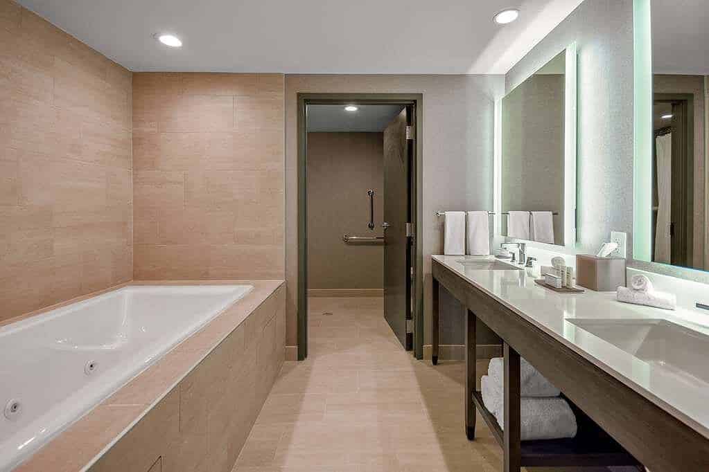 Embassy Suites by Hilton Jonesboro Red Wolf Convention Center has Jacuzzi suites