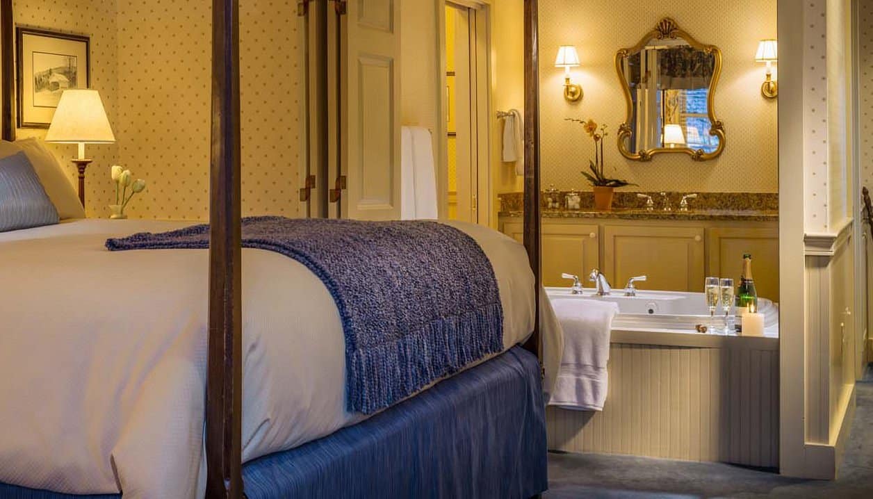 Green Mountain Inn has jacuzzi suites