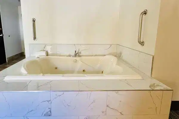 Quality Inn Danville has jacuzzi suites