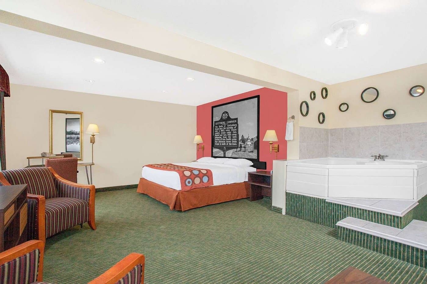 Super 8 by Wyndham Gettysburg has Jacuzzi suites