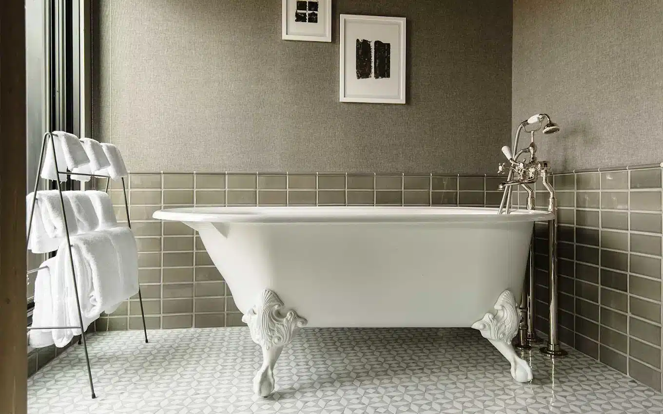 The Charmant Hotel has suite with clawfoot tub