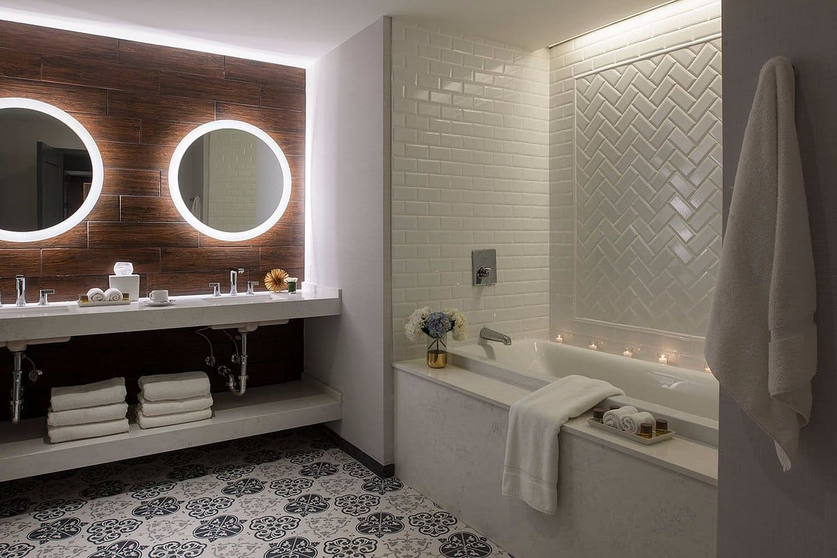 The Goodwin Hotel has jacuzzi suites