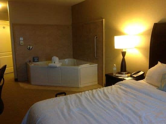 Hilton Garden Inn Omaha East Council Bluffs has jacuzzi suites