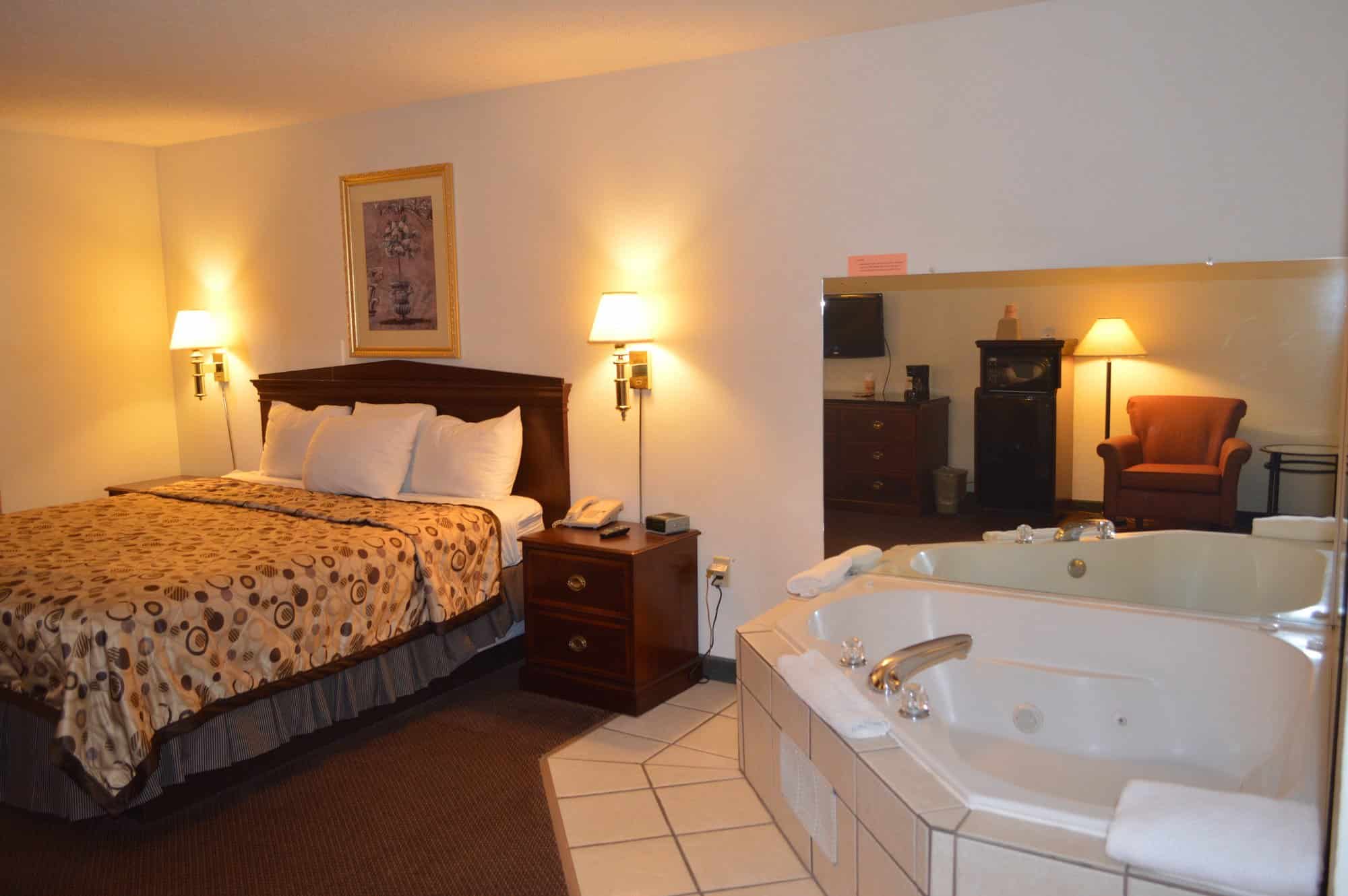 American Elite Inn Hazard has jacuzzi suites