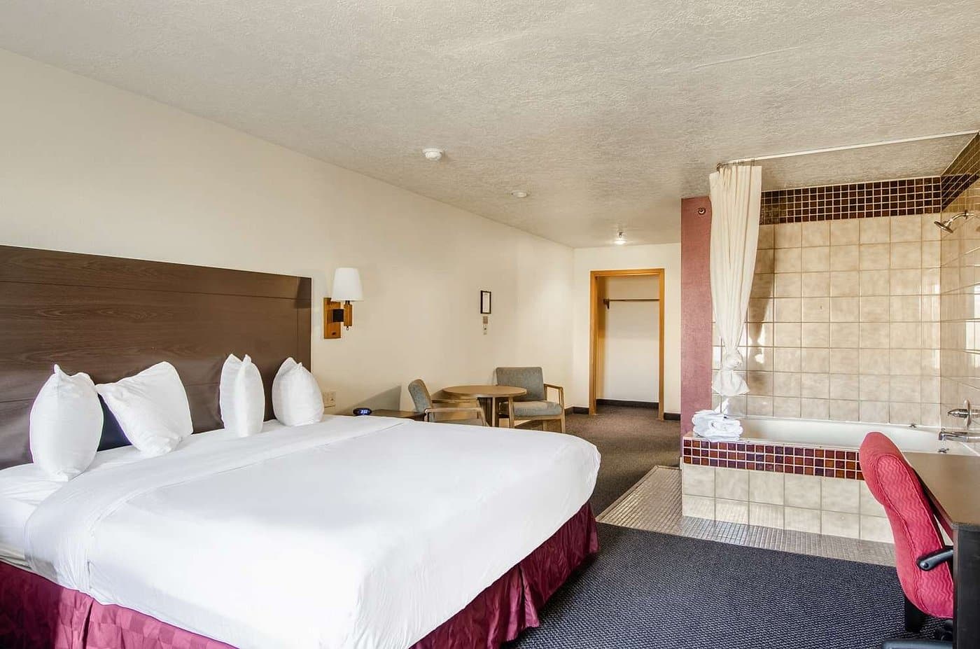 Americas Best Value Inn & Suites Ft. Collins E at I-25 has jacuzzi suites