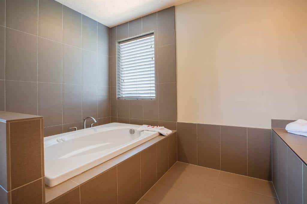 Baymont by Wyndham Tri-Cities/Kennewick WA has jacuzzi suites