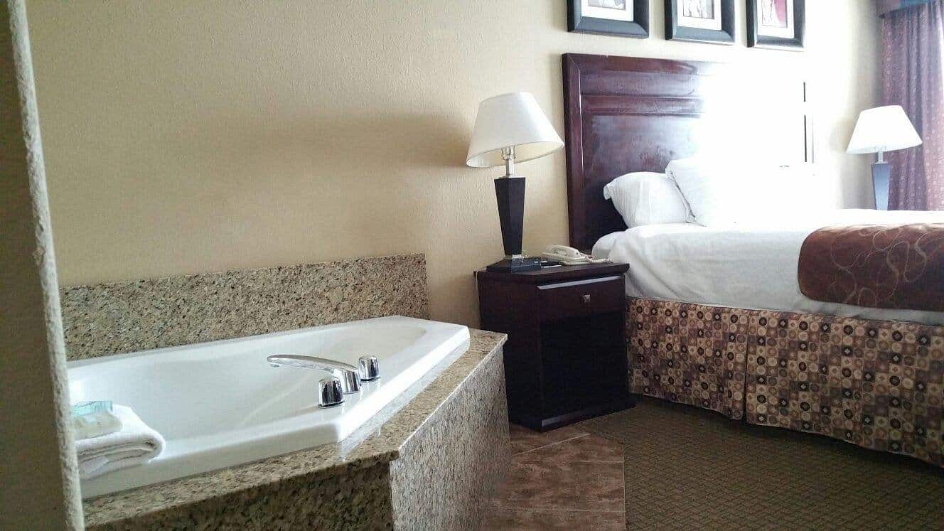 Best Western Lafayette Inn has jacuzzi suites