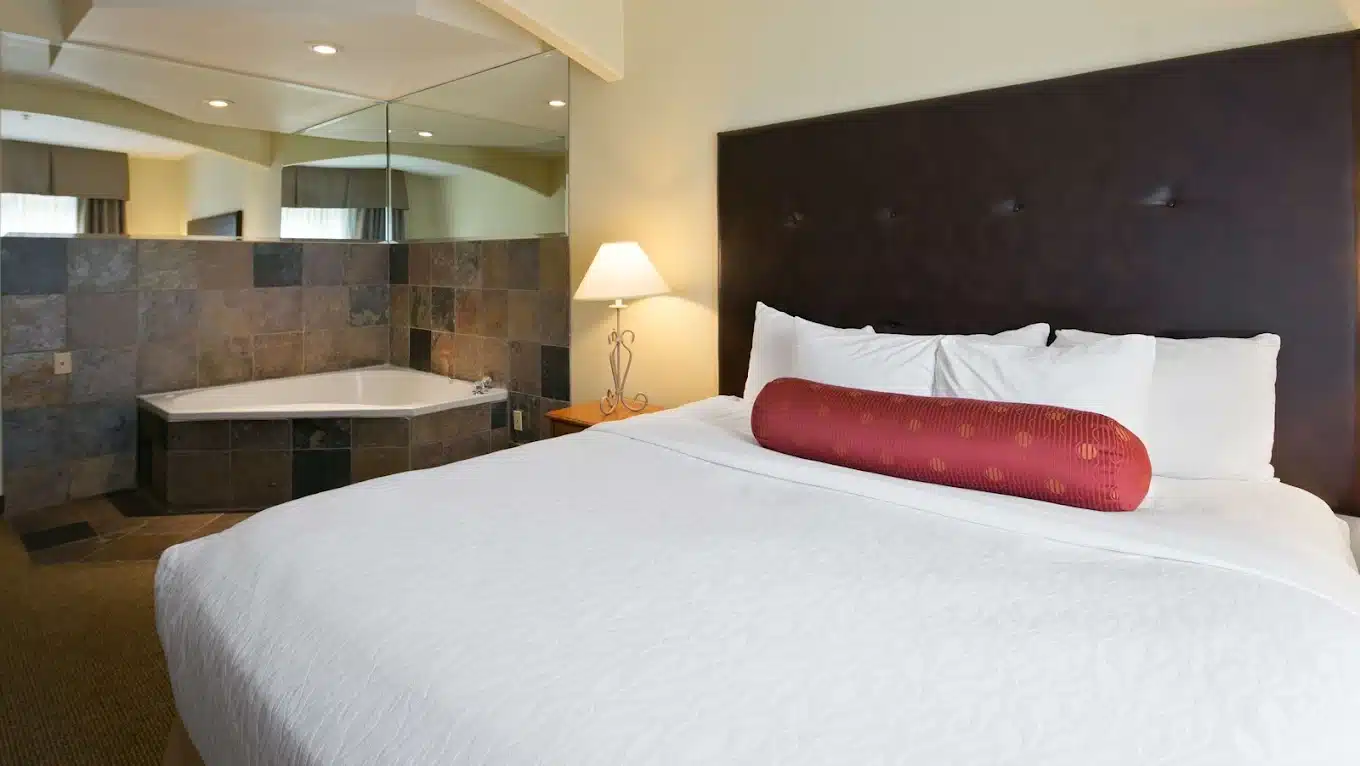 Best Western Plus Ellensburg Hotel has jacuzzi suites