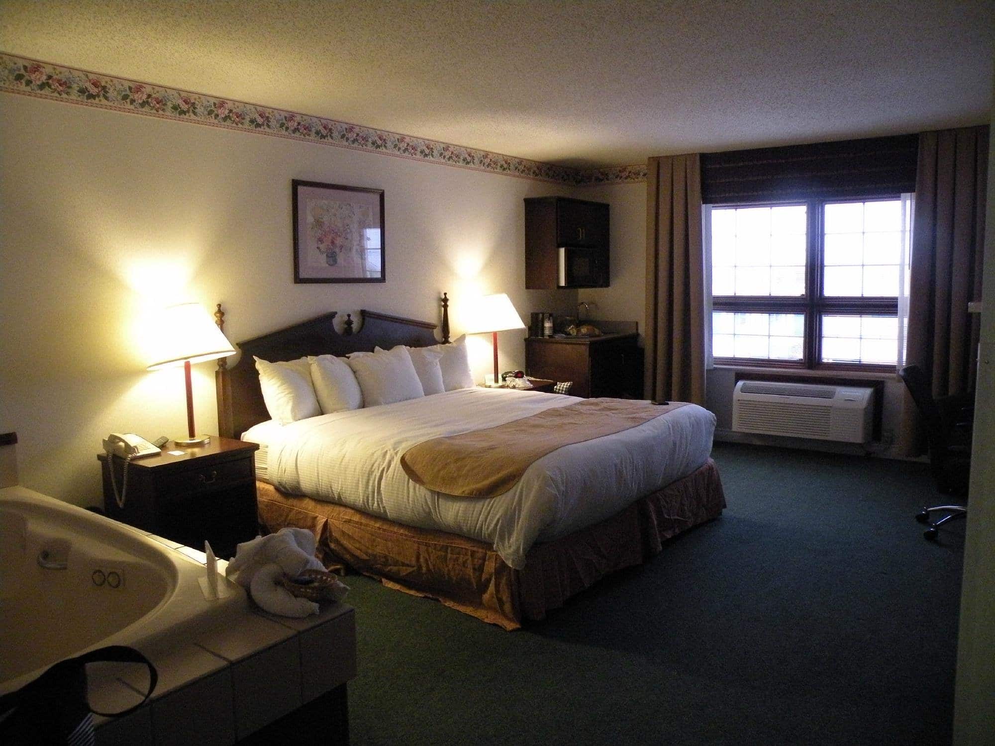 Best Western Sault Ste. Marie has jacuzzi suites