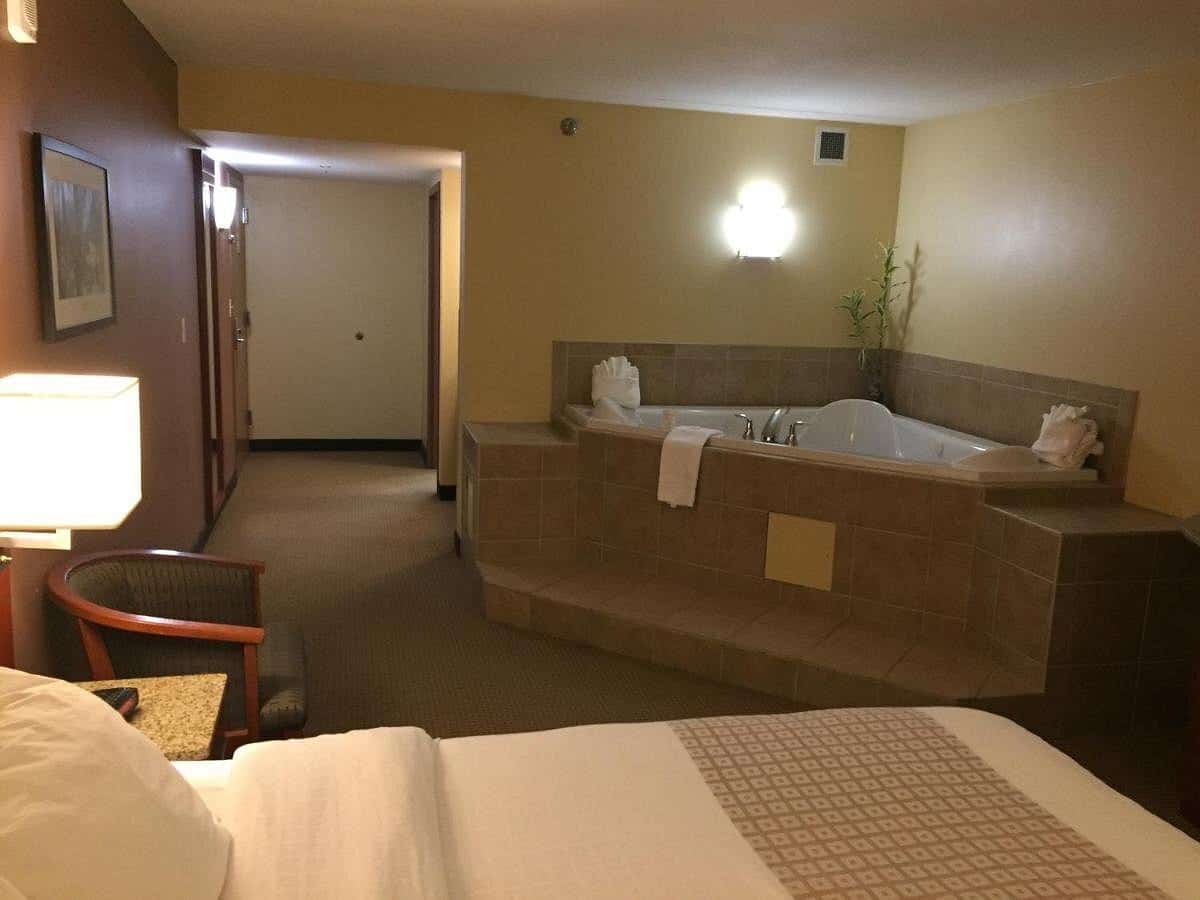 Canad Inns Destination Centre Grand Forks has jacuzzi suites