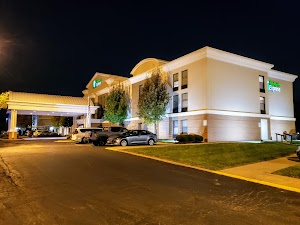 Indiana Hotels with Jacuzzi in Room