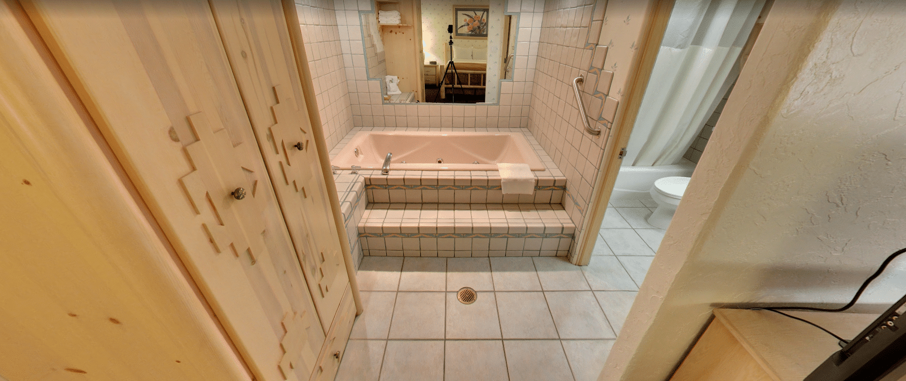 Clarion Inn Grand Junction Airport has jacuzzi suites