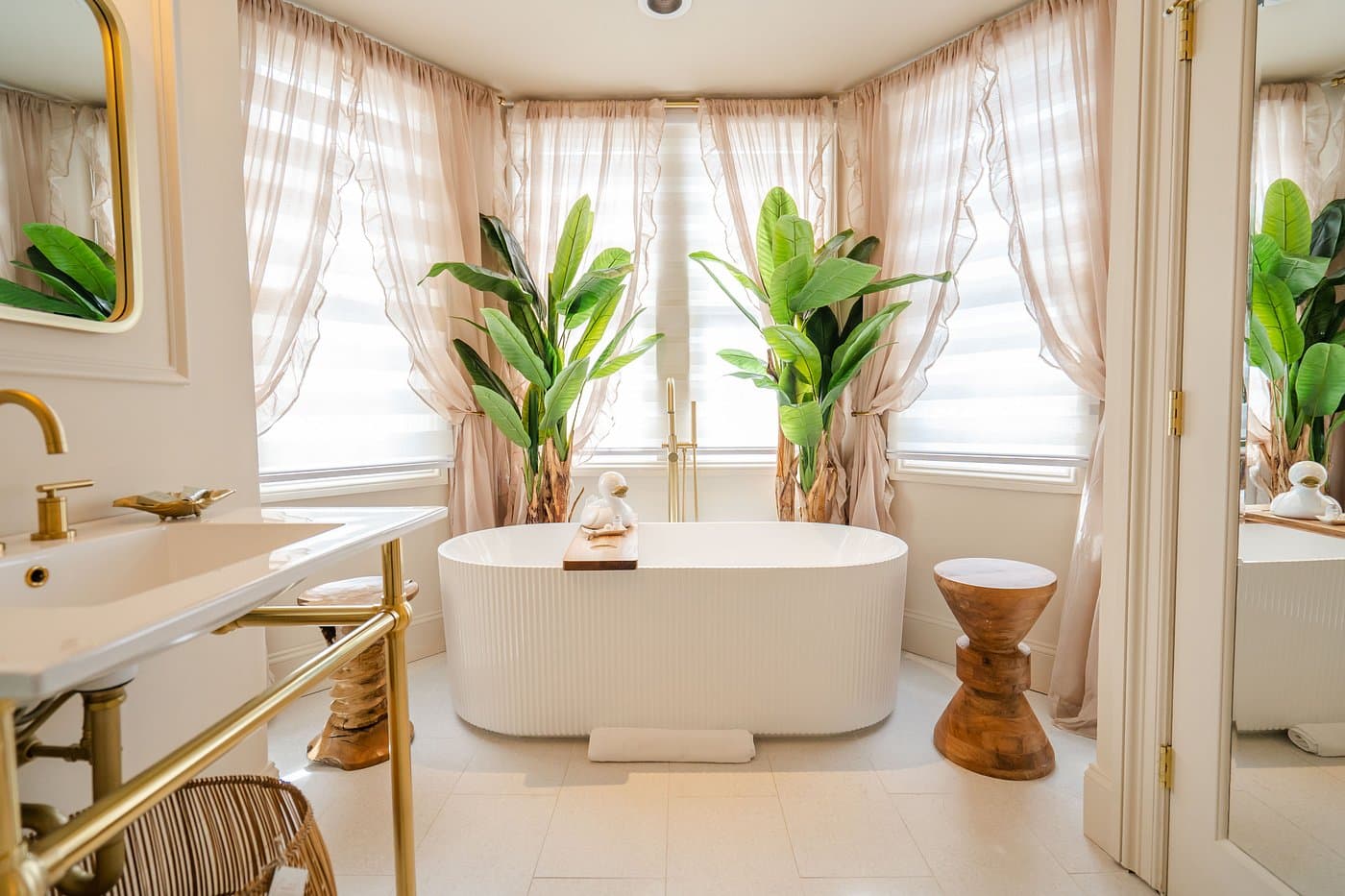 Coastal Chateau has suites with private hot tub
