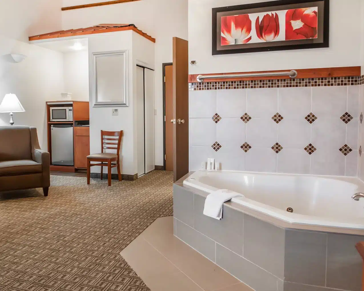 Comfort Inn & Suites Alamosa has jacuzzi suites