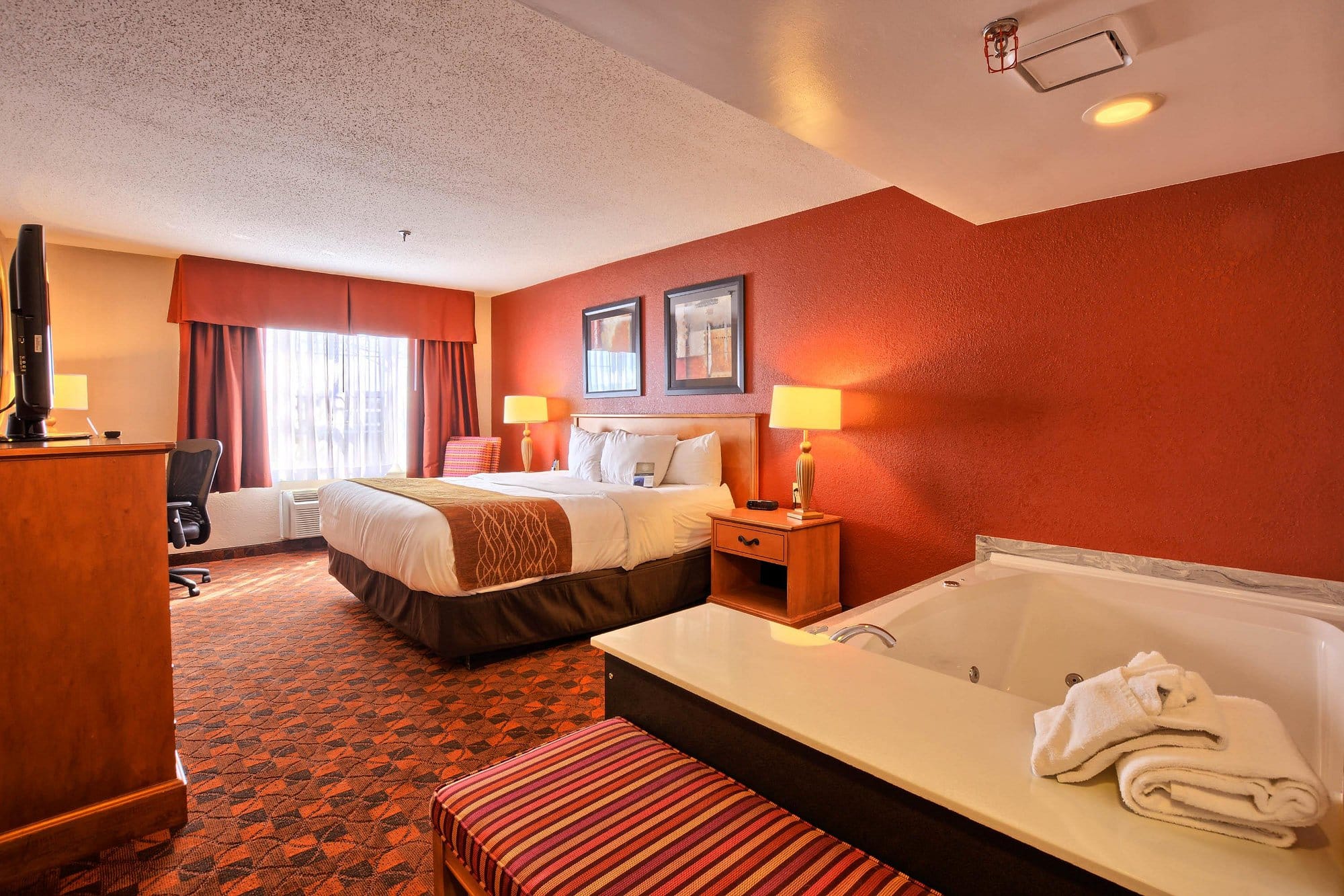 Comfort Inn & Suites And Conference Center has jacuzzi suites