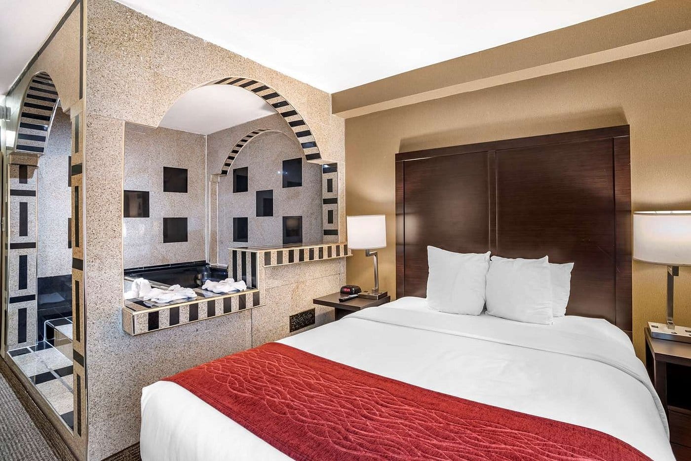 Comfort Inn Towson has jacuzzi suites