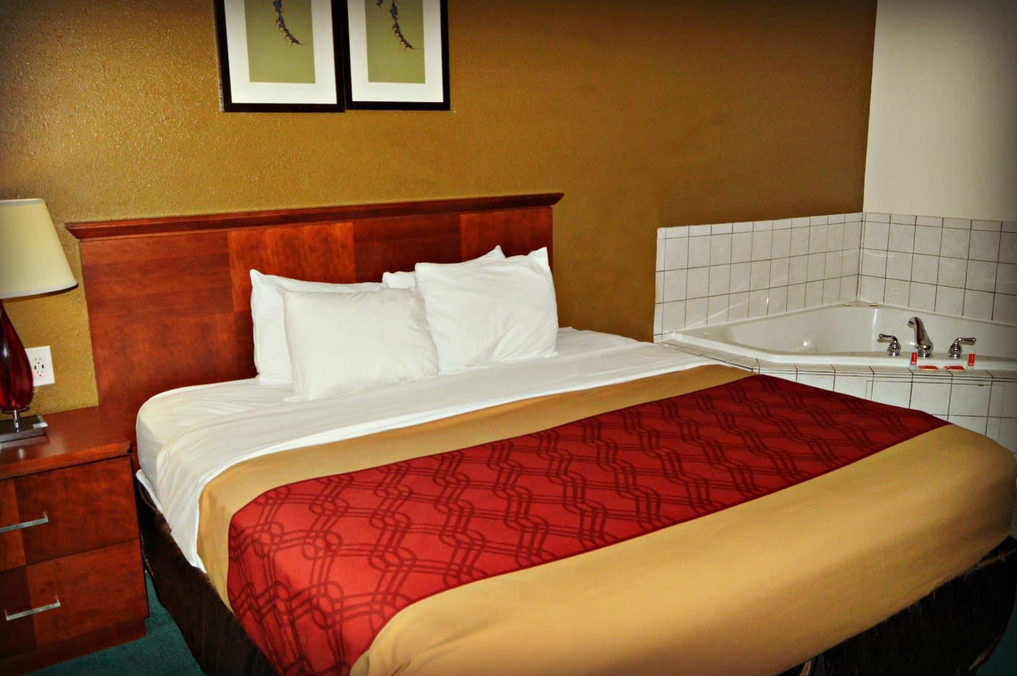 Days Inn by Wyndham Canon City has jacuzzi suites