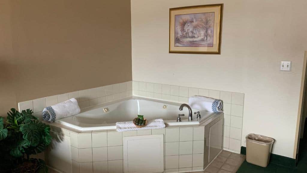 FairBridge Inn & Suites Miles City has jacuzzi suites