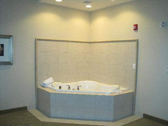 Hilton Garden Inn Ames has jacuzzi suites