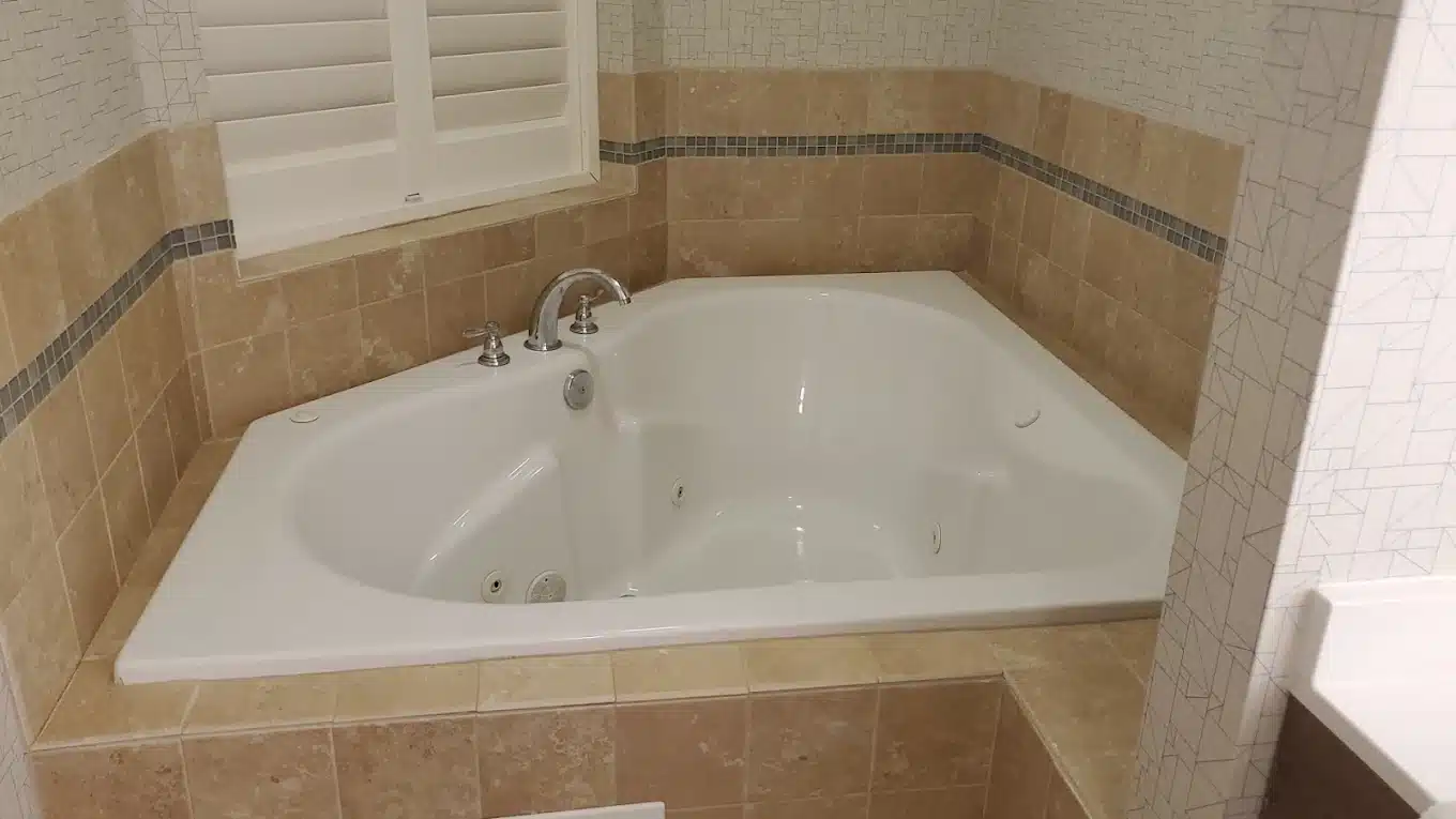 Hampton Inn Grand Rapids-South has jacuzzi suites