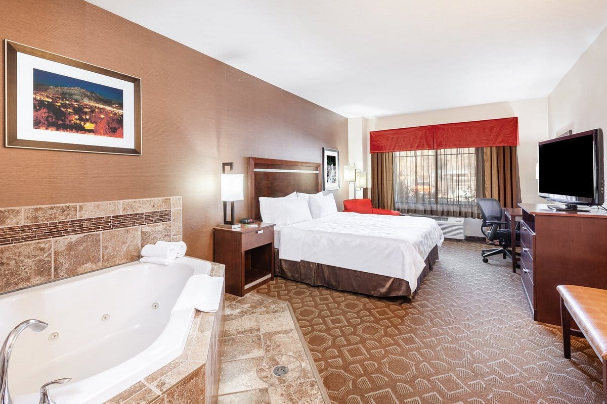 Holiday Inn & Suites Durango Downtown