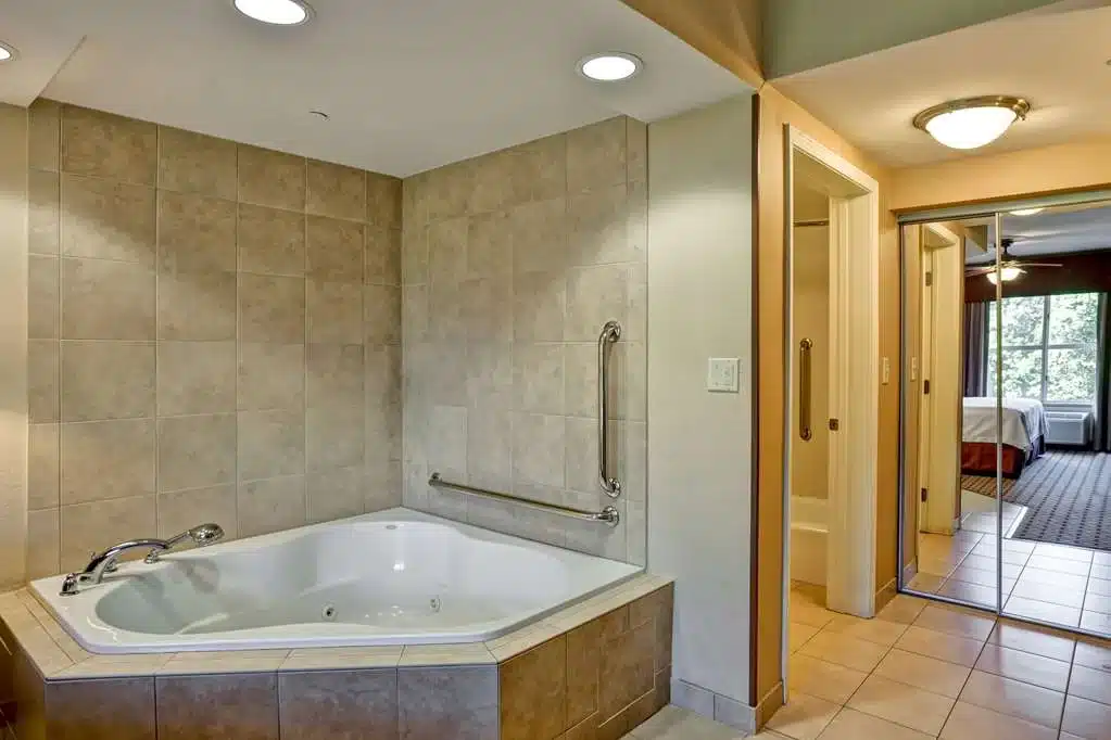 Homewood Suites by Hilton Bel Air has jacuzzi suites